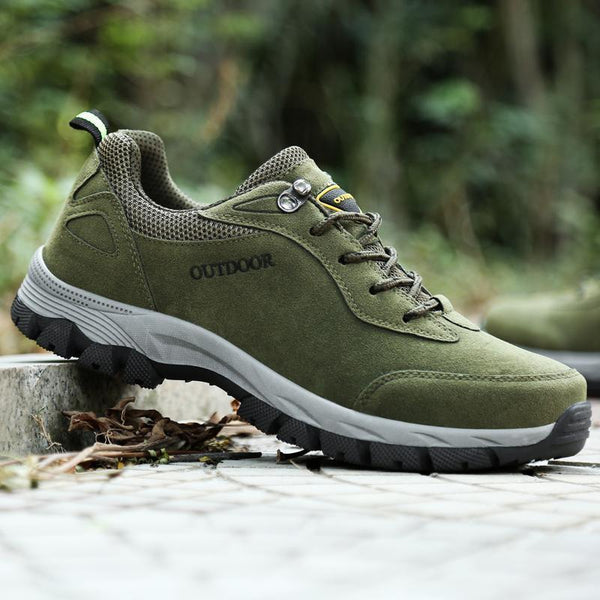 Sports and leisure hiking shoes for men