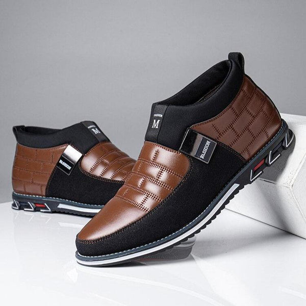 Kaegreel Herren Classic Business Casual Slip On Leather Business Casual Knöchelstiefel (Menschen mit breiten / dicken / gewölbten Füßen werden empfohlen, einen größeren Schuh zu wählen.)